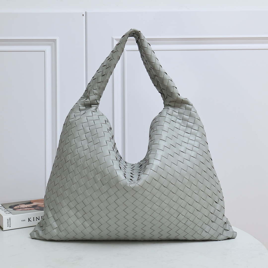 Bottega Veneta Hop Large Intrecciato Handbag