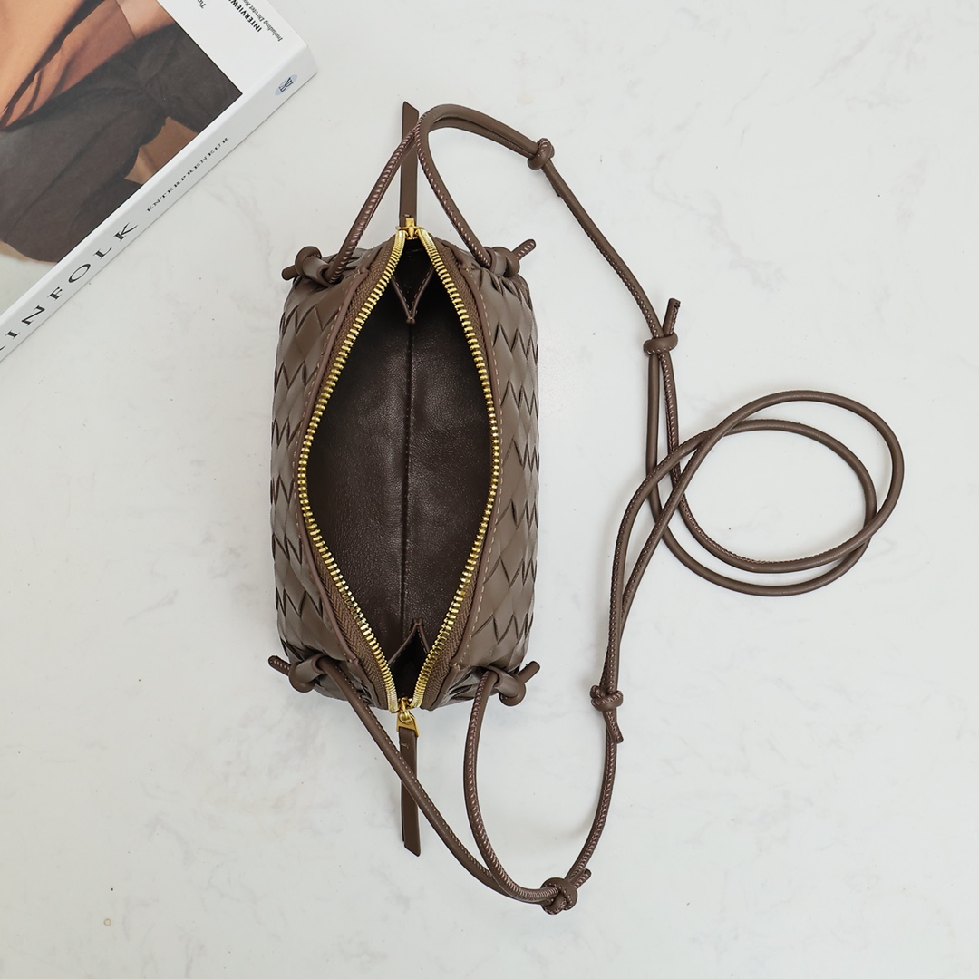 Bottega Veneta Style Brown Crossbody Bag style reference detail image 6 from source 771791