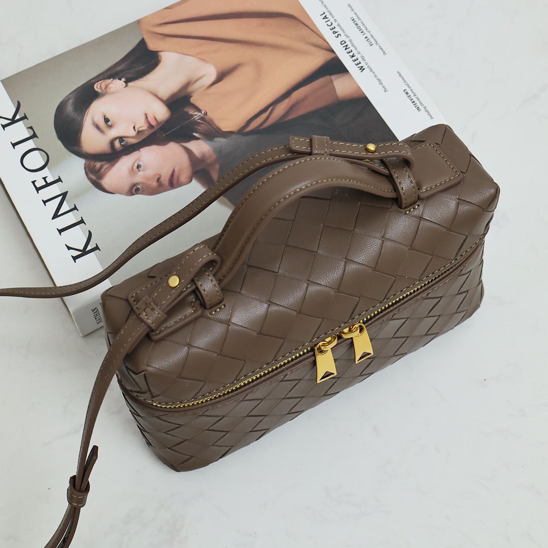 Bottega Veneta Style Brown Crossbody Bag Bags Crossbody Bag detail image 5 from source 765987