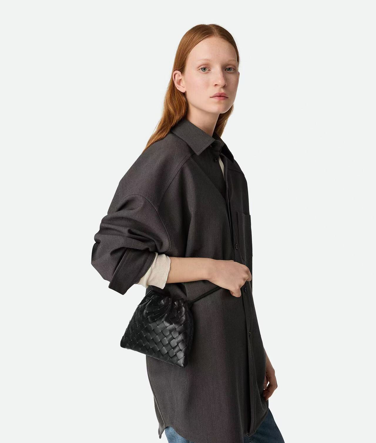 Bottega Veneta Style Black Nylon Shoulder Bag style reference detail image 7 from source 771772