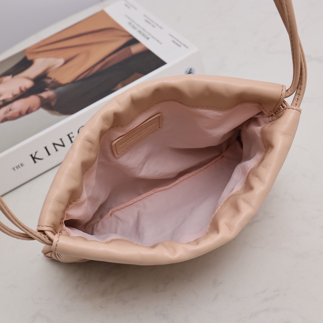 Bottega Veneta Style Pink Nylon Shoulder Bag style reference detail image 5 from source 771774