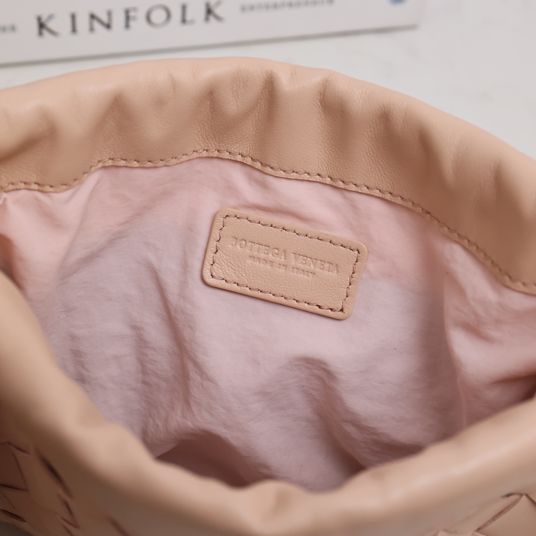 Bottega Veneta Style Pink Nylon Shoulder Bag style reference detail image 6 from source 771774