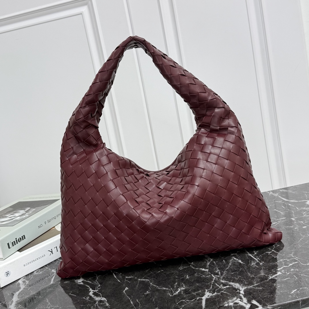 Bottega Veneta Intrecciato Small Handbag Burgundy