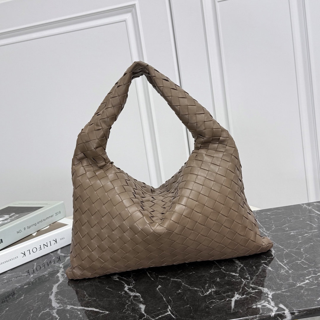 Woven Handbag Shoulder Bag Pinecone Brown