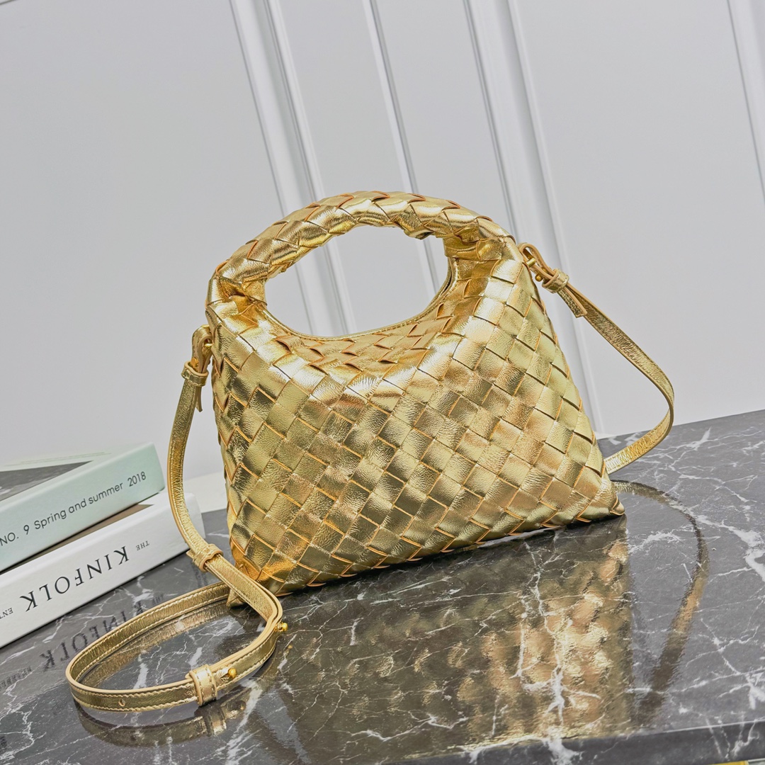 Mini Hop Woven Handbag Crossbody Bag