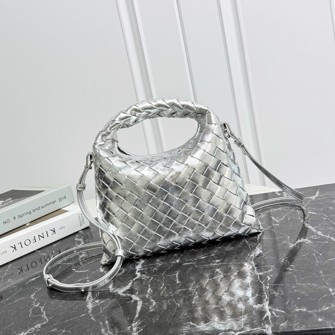 Mini Hop Woven Handbag Crossbody Bag