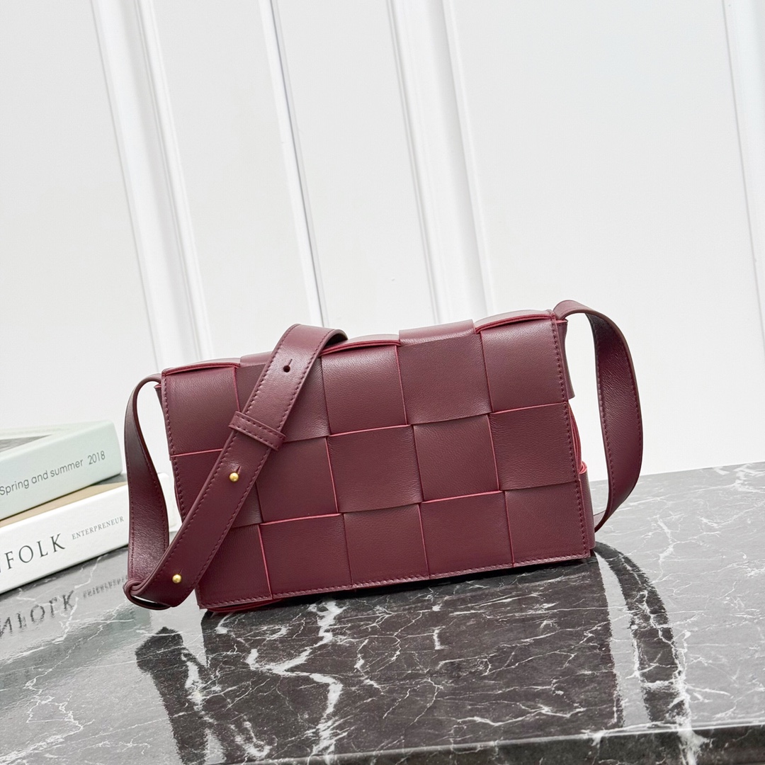 Bottega Veneta Lambskin Woven Cassette Bag Shoulder Bag