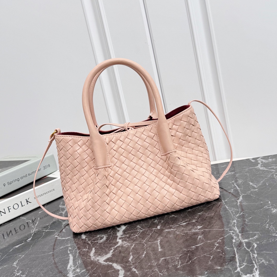 Woven Tote Bag Reversible Deerskin Lining Four Leather Straps