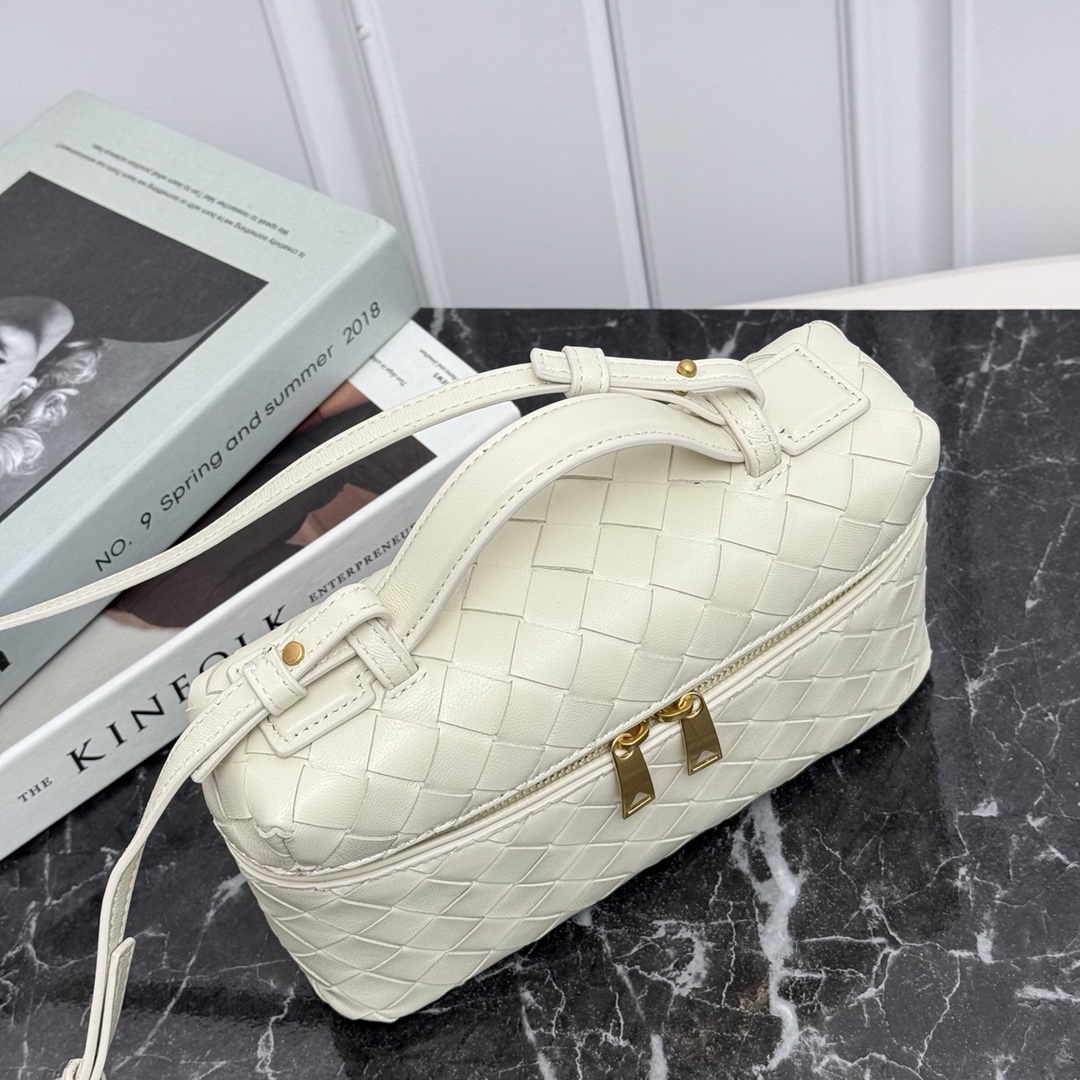 Bottega Veneta Style Crossbody Bag Bags Crossbody Bag detail image 5 from source 765988