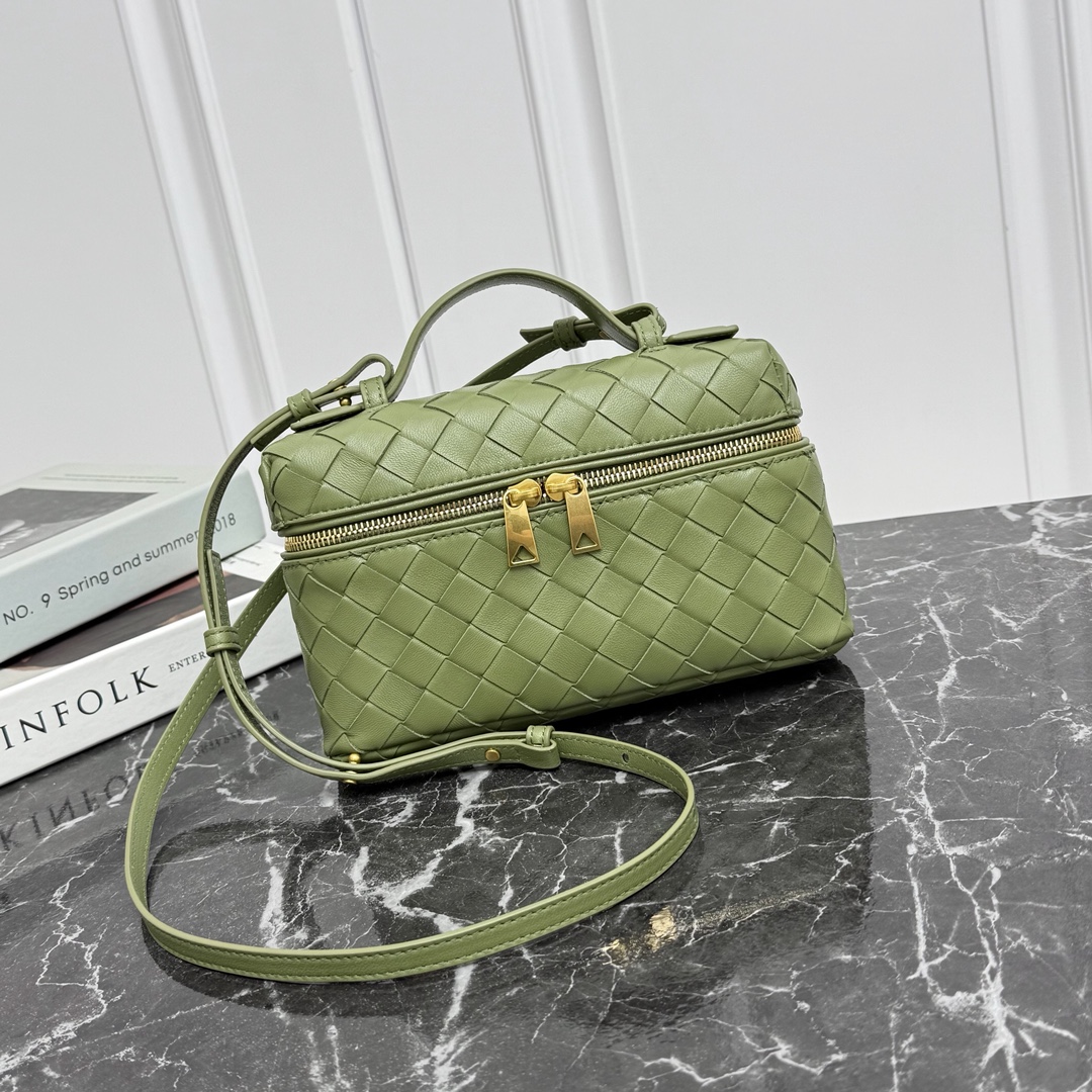 Bottega Veneta Style Crossbody Bag Bags Crossbody Bag detail image 1 from source 765989