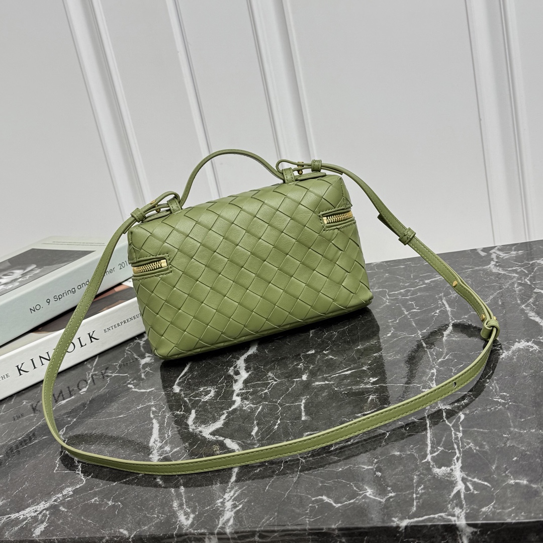 Bottega Veneta Style Crossbody Bag Bags Crossbody Bag detail image 2 from source 765989