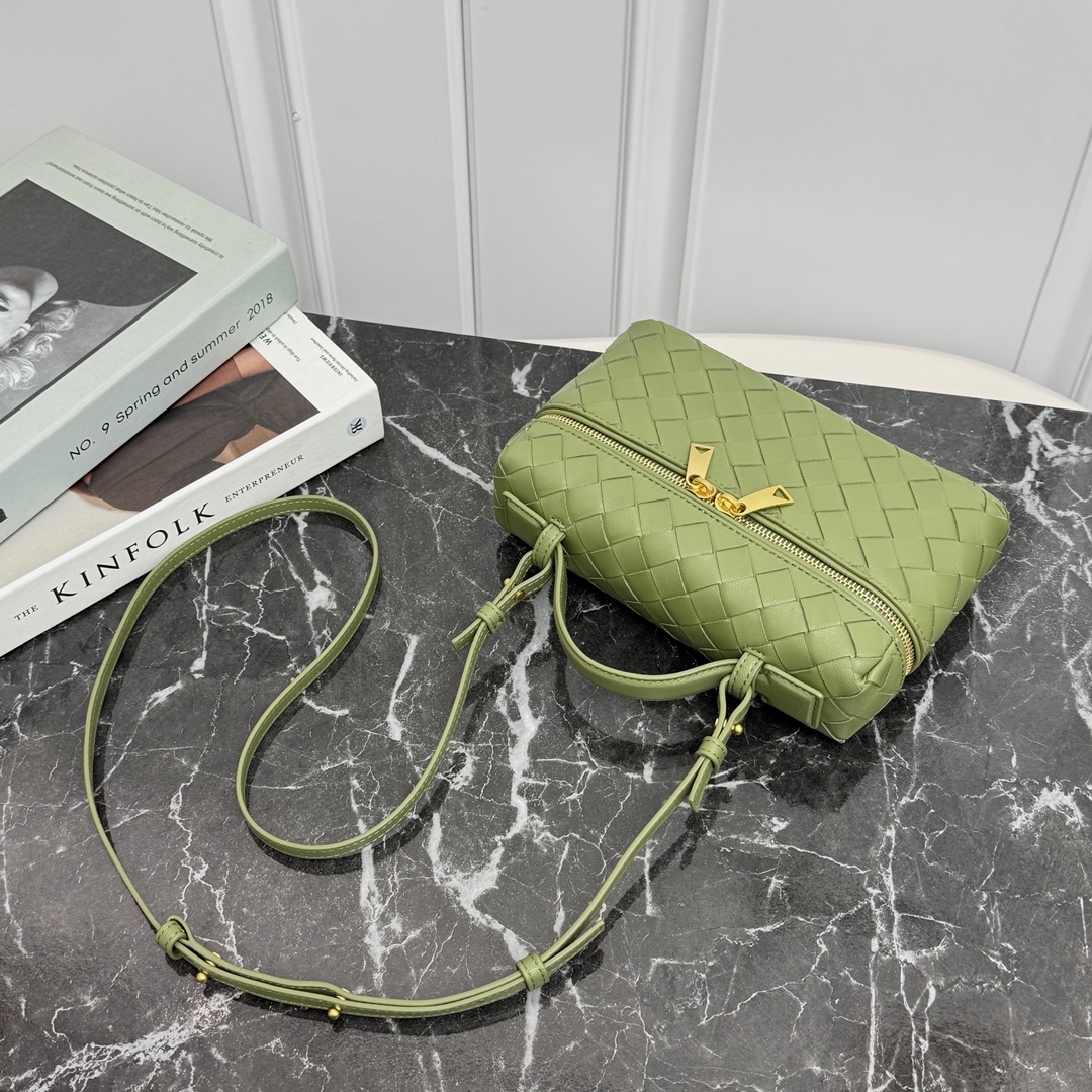 Bottega Veneta Style Crossbody Bag Bags Crossbody Bag detail image 4 from source 765989