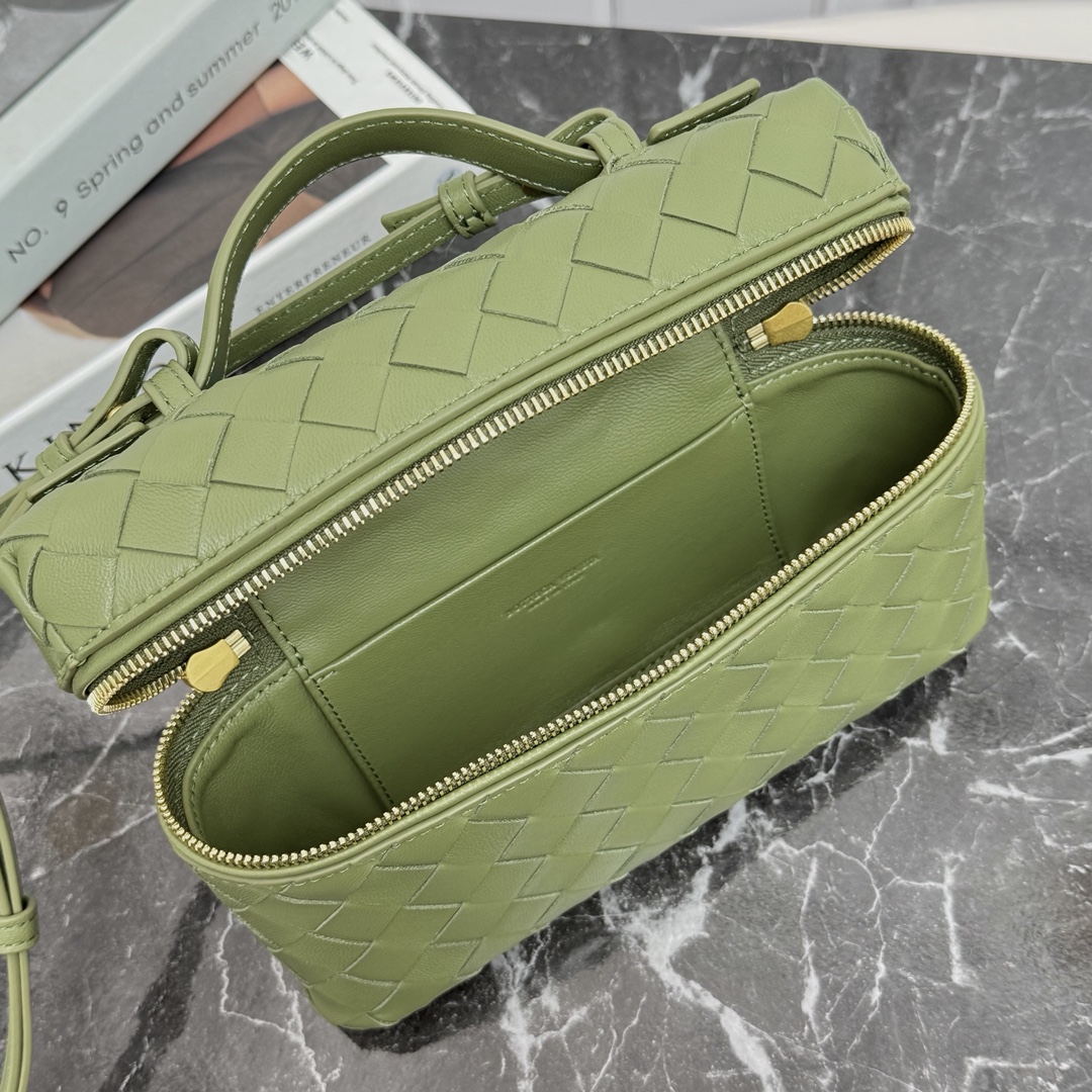 Bottega Veneta Style Crossbody Bag Bags Crossbody Bag detail image 6 from source 765989