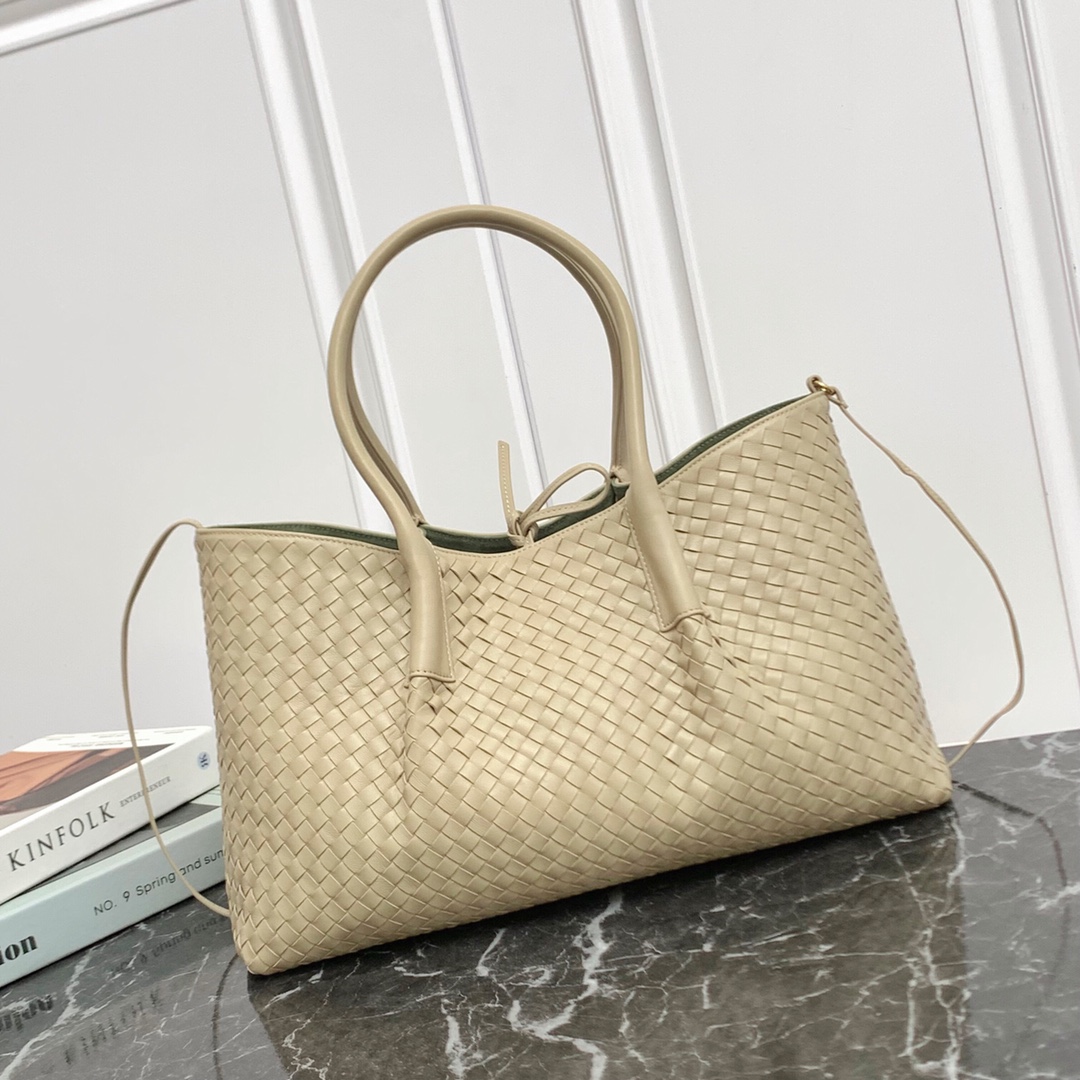 Bottega Veneta PINACOTECA Woven Handbag