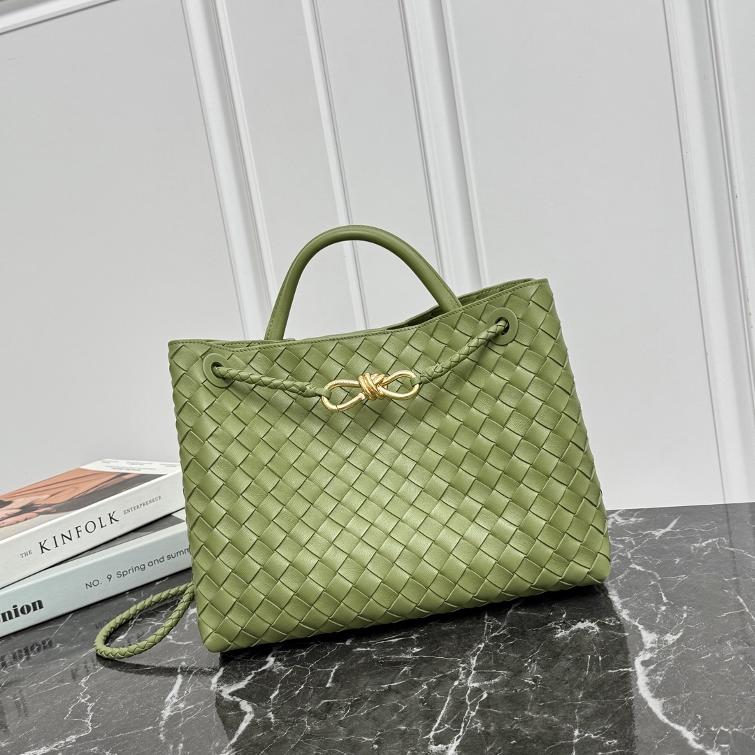 Bottega Veneta Style Beige Leather Top Handle Bag Bags Top Handle Bag detail image 1 from source 766000
