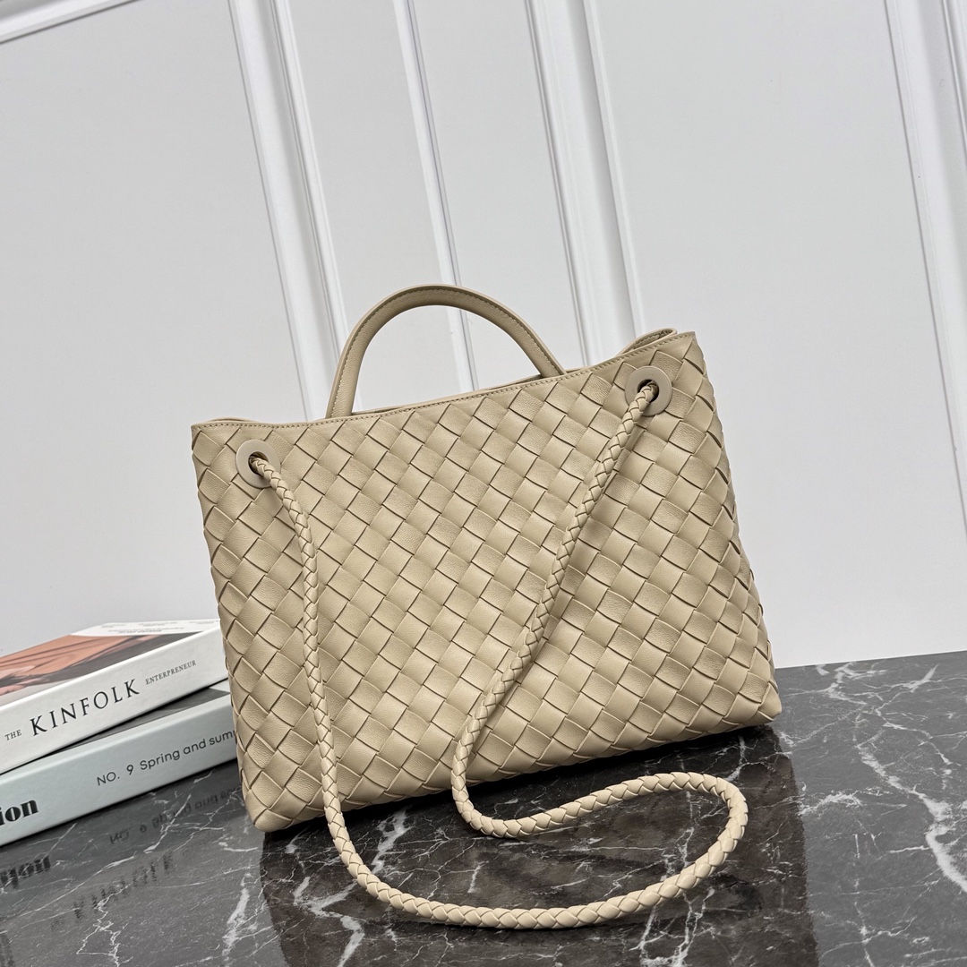 Bottega Veneta Style Beige Leather Top Handle Bag Bags Top Handle Bag detail image 2 from source 766001