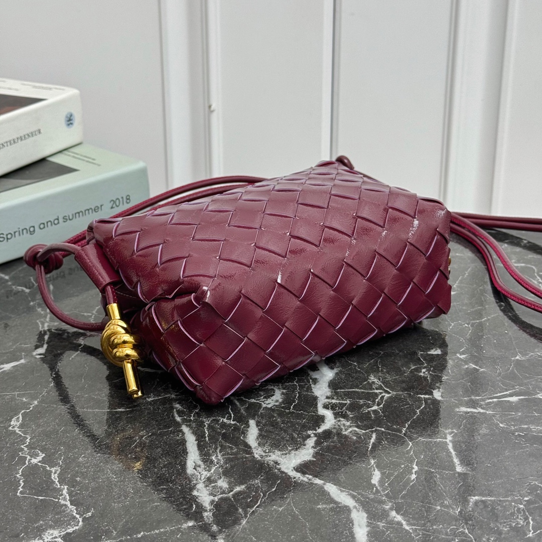Bottega Veneta Style Red Leather Bag style reference detail image 4 from source 771840