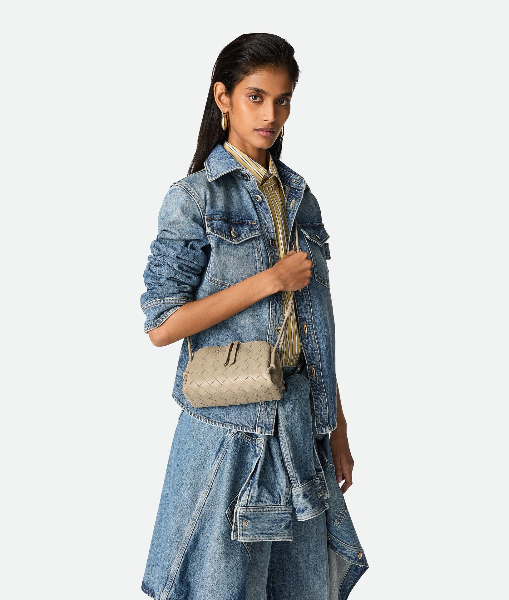 Bottega Veneta Style Crossbody Bag style reference detail image 7 from source 771793