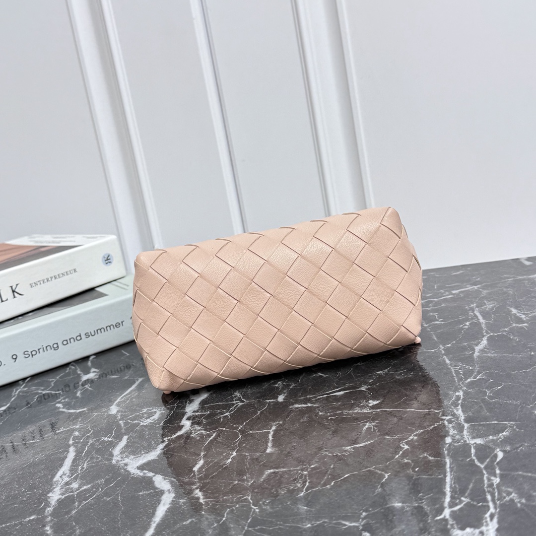 Bottega Veneta Style Pink Crossbody Bag style reference detail image 4 from source 771794