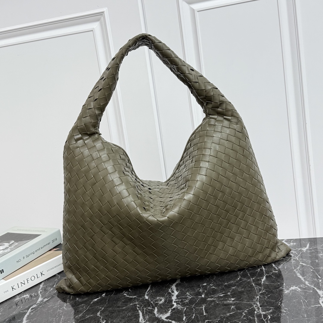 Bottega Veneta Hop плетёная большая сумка