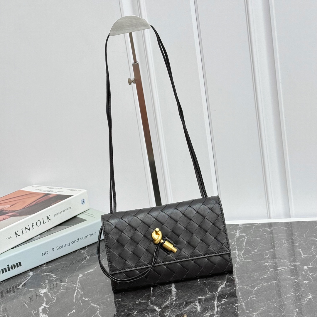 Bottega Veneta Andiamo плетёная сумка через плечо и клатч, маленькая