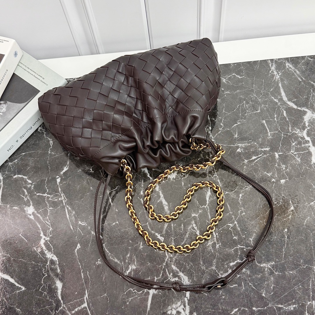 Bottega Veneta Style Brown Nylon Shoulder Bag style reference detail image 5 from source 771801