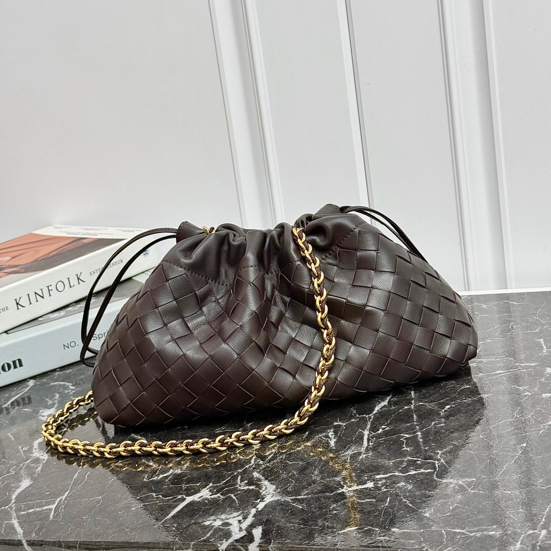 Bottega Veneta Style Brown Nylon Shoulder Bag style reference detail image 2 from source 771801