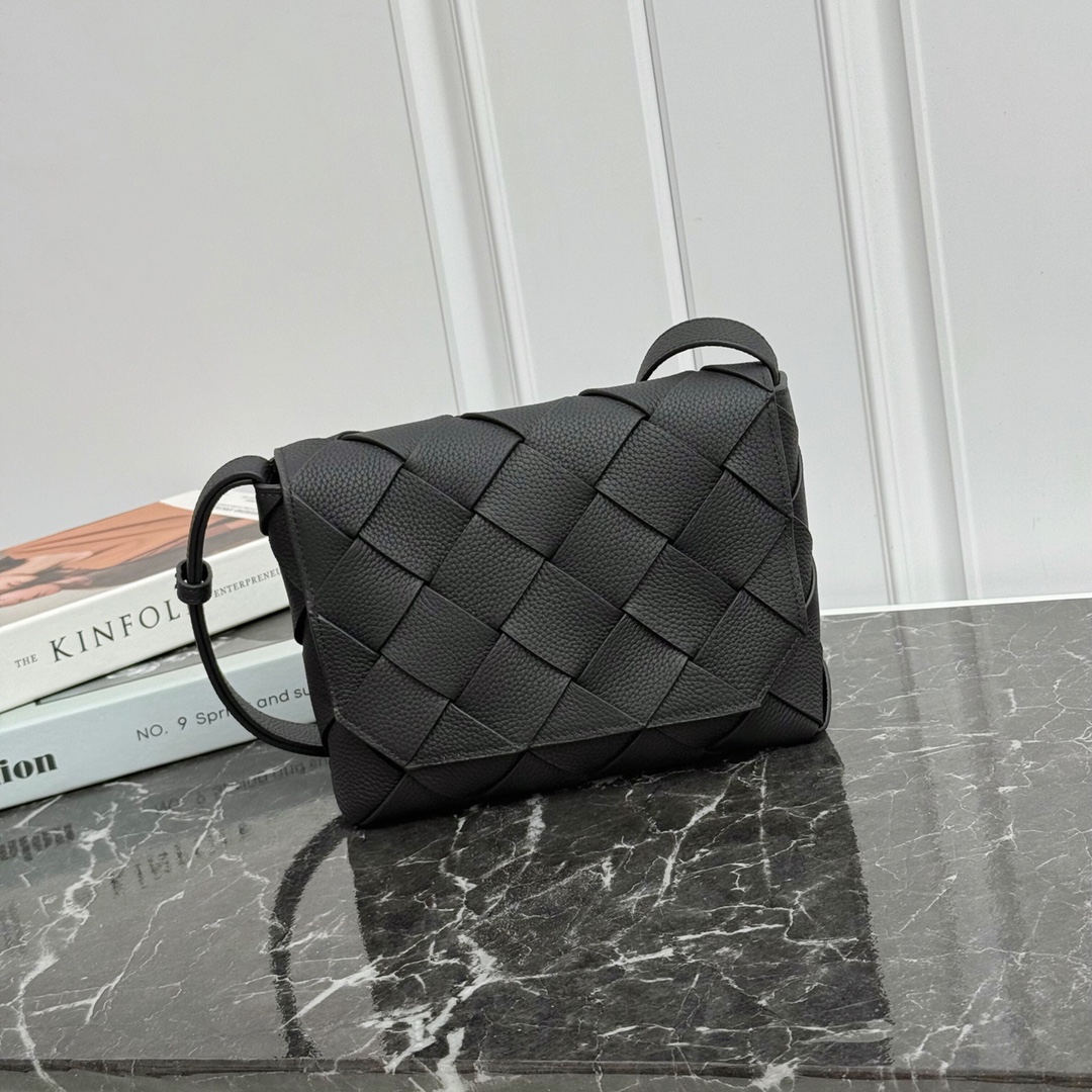 Bottega Veneta Diago сумка через плечо зернистая кожа плетение магнитный клапан