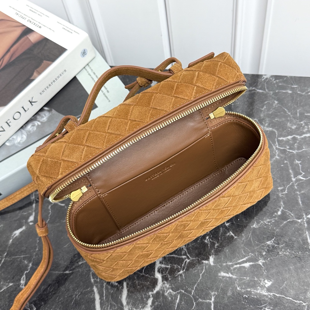 Bottega Veneta Style Crossbody Bag Bags Crossbody Bag detail image 6 from source 765991