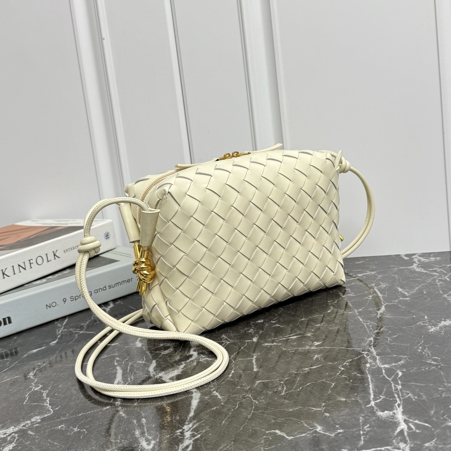 Bottega Veneta Style White Leather Bag style reference detail image 2 from source 771832