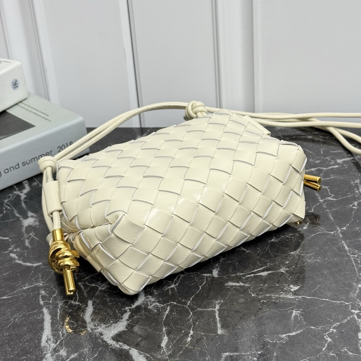 Bottega Veneta Style White Leather Bag style reference detail image 4 from source 771842