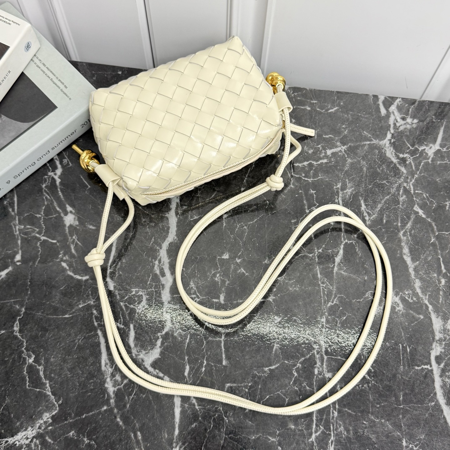Bottega Veneta Style White Leather Bag style reference detail image 3 from source 771842