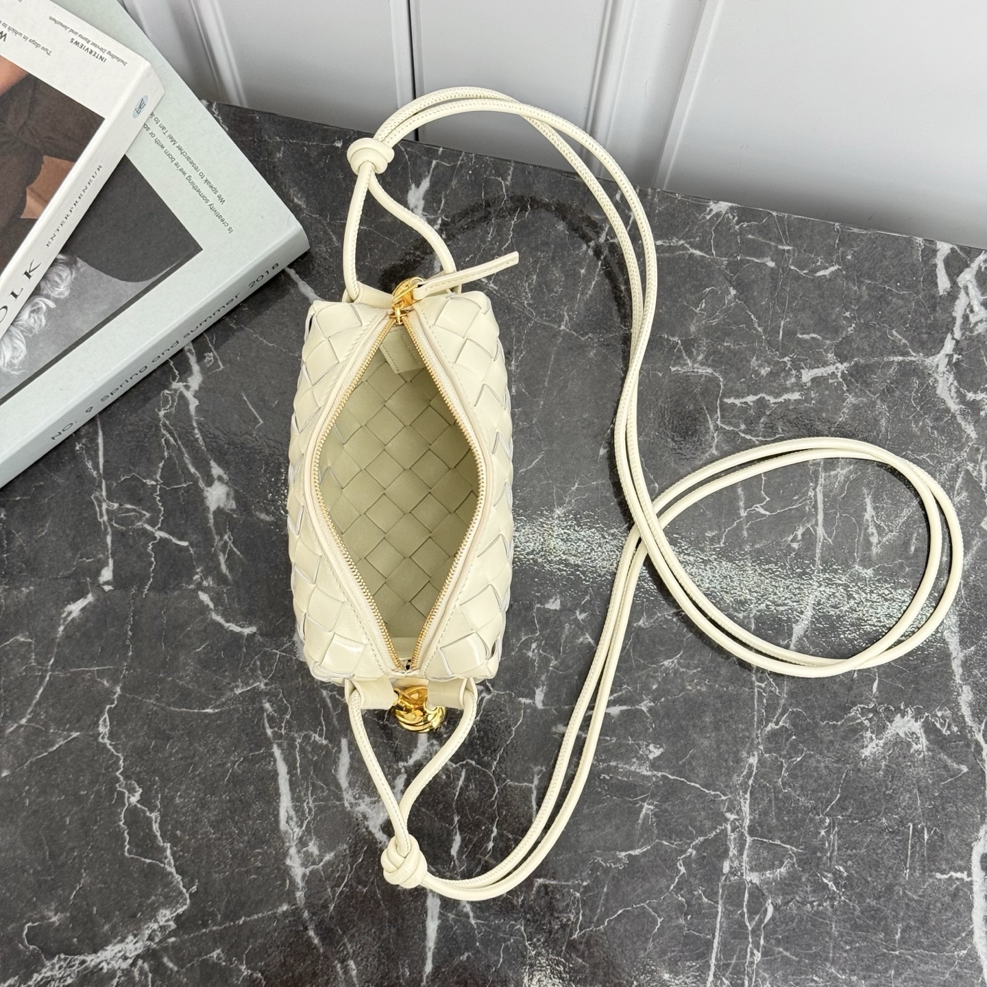 Bottega Veneta Style White Leather Bag style reference detail image 5 from source 771842