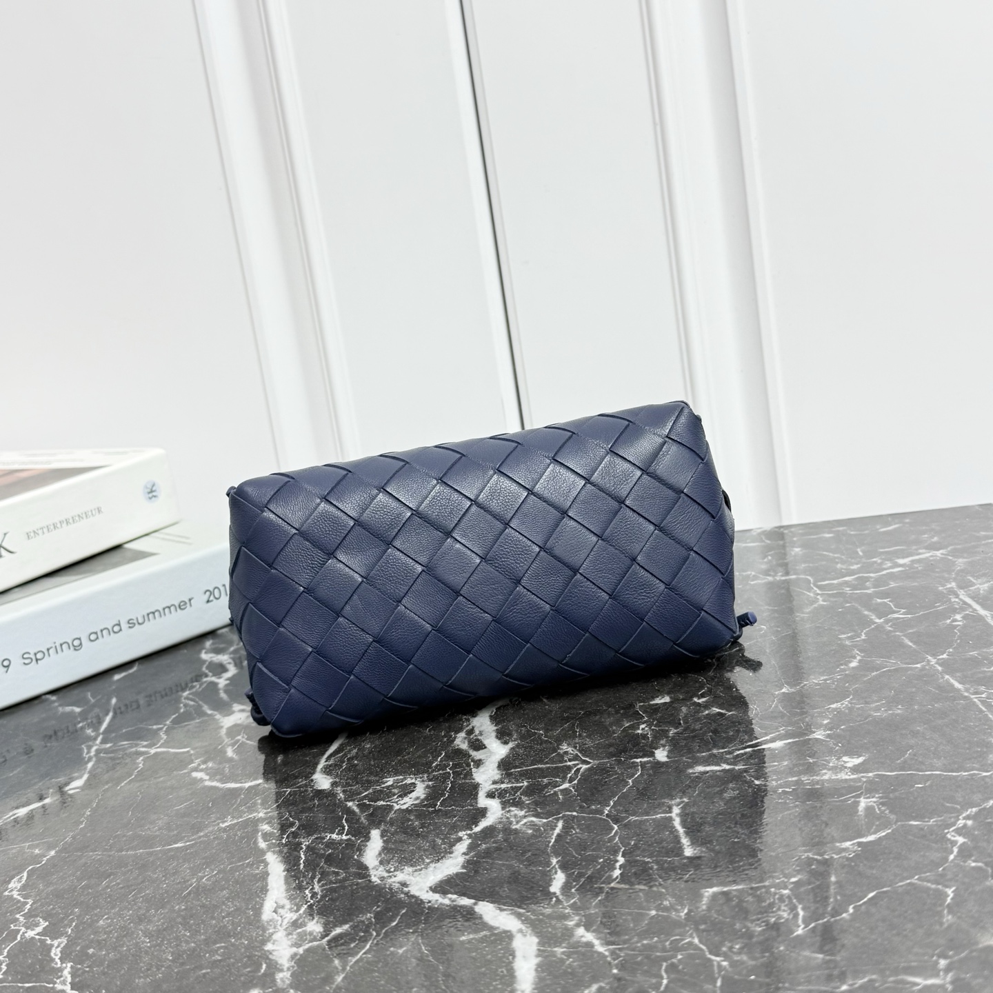 Bottega Veneta Style Blue Crossbody Bag style reference detail image 4 from source 771797