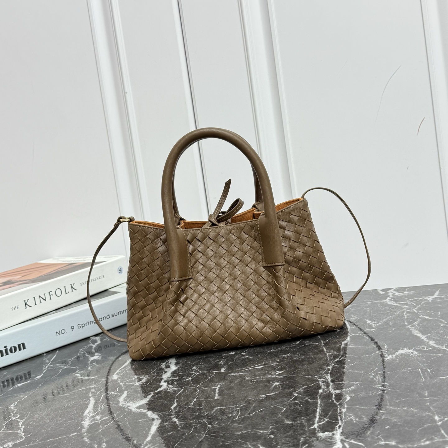 Bottega Veneta Intrecciato Tote Bag Reversible Deerskin Lining