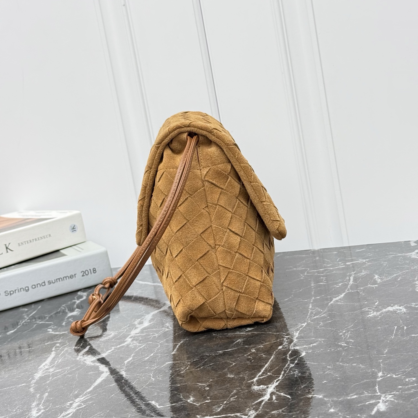 Bottega Veneta Style Crossbody Bag style reference detail image 4 from source 771821