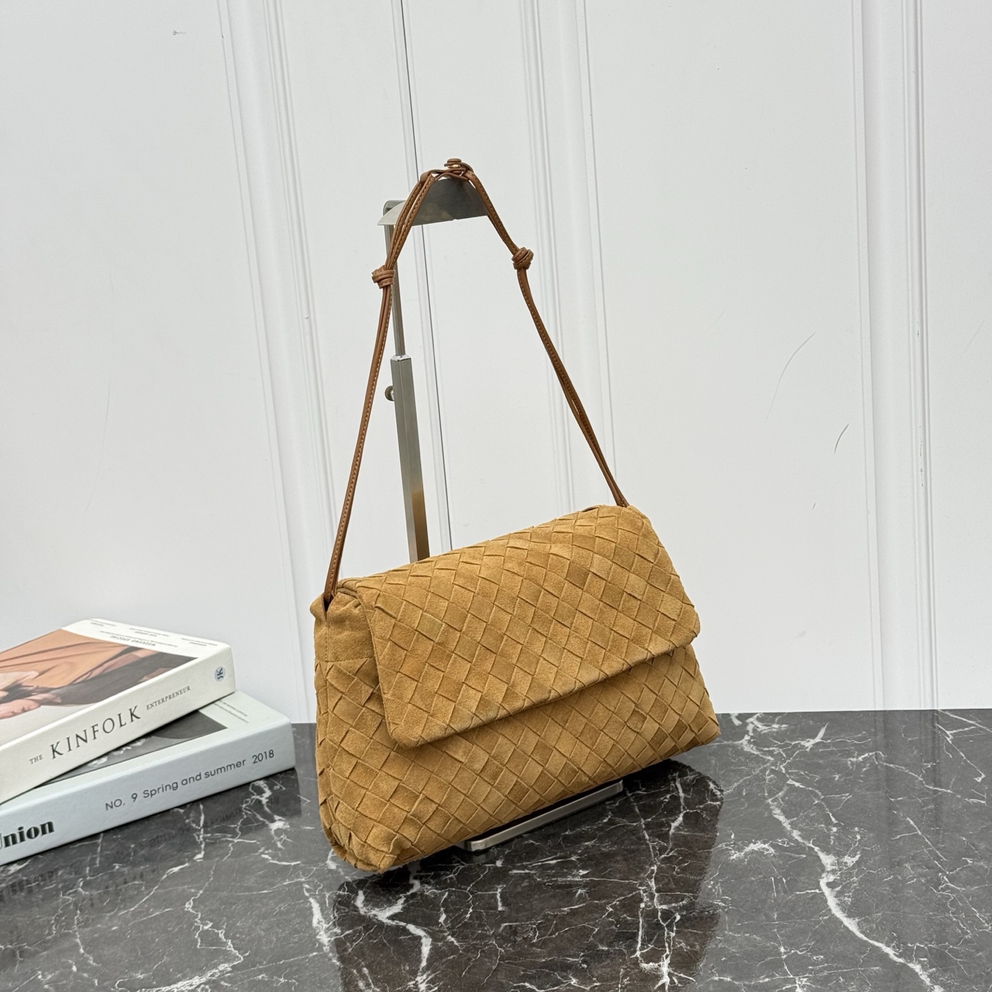 Bottega Veneta Style Crossbody Bag style reference detail image 1 from source 771821