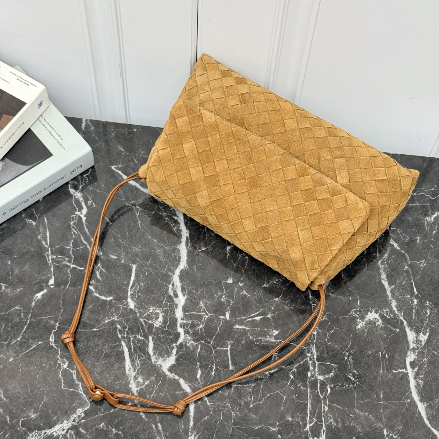 Bottega Veneta Style Crossbody Bag style reference detail image 5 from source 771821
