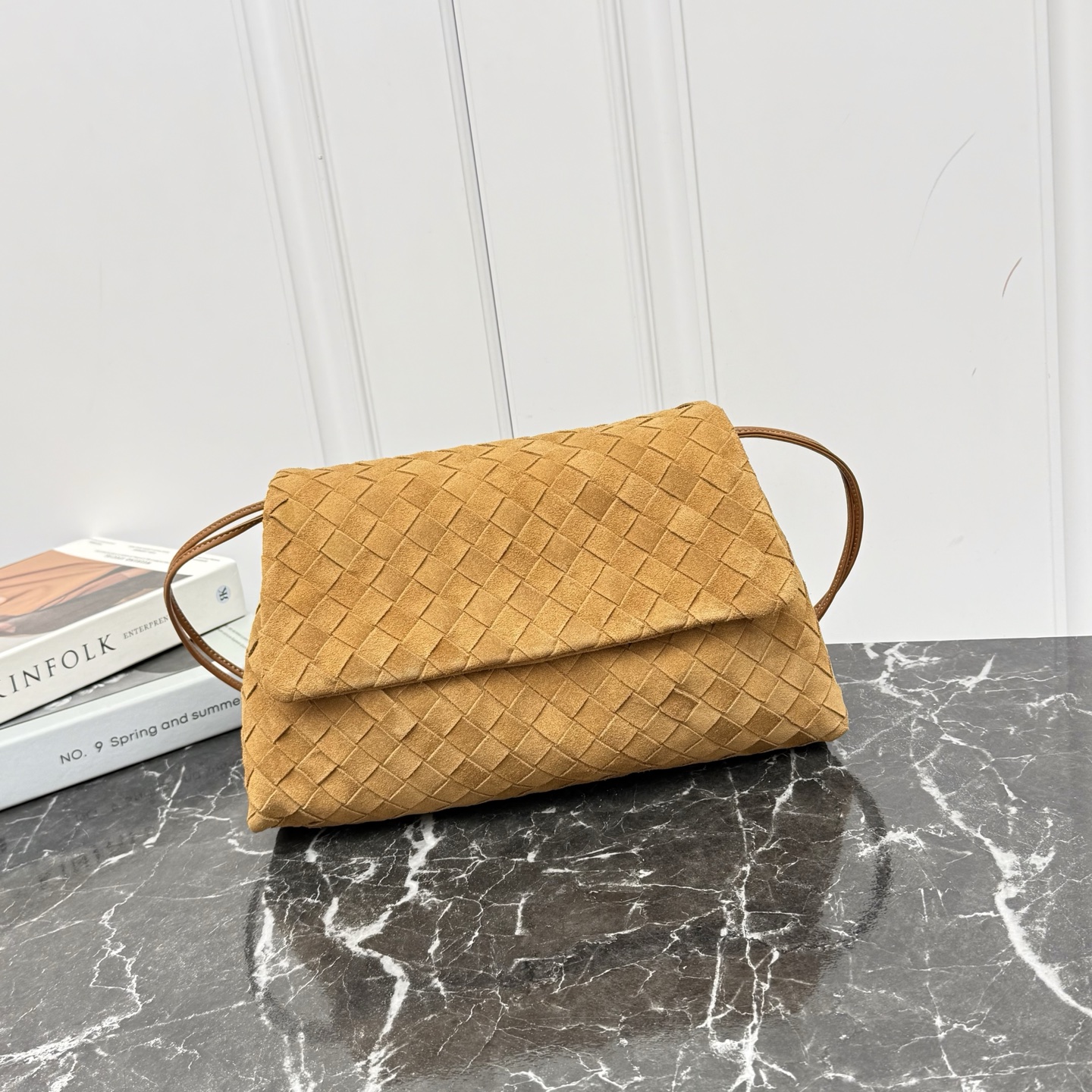 Bottega Veneta Style Crossbody Bag style reference detail image 2 from source 771821