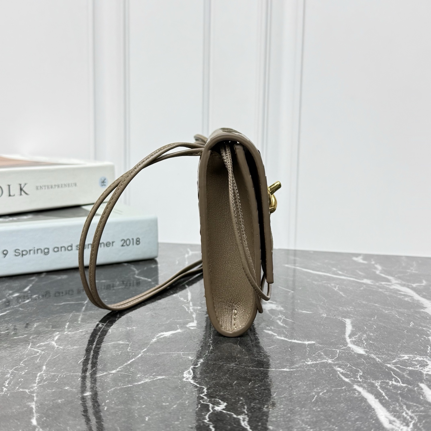 Bottega Veneta Style Brown Crossbody Bag style reference detail image 4 from source 771819