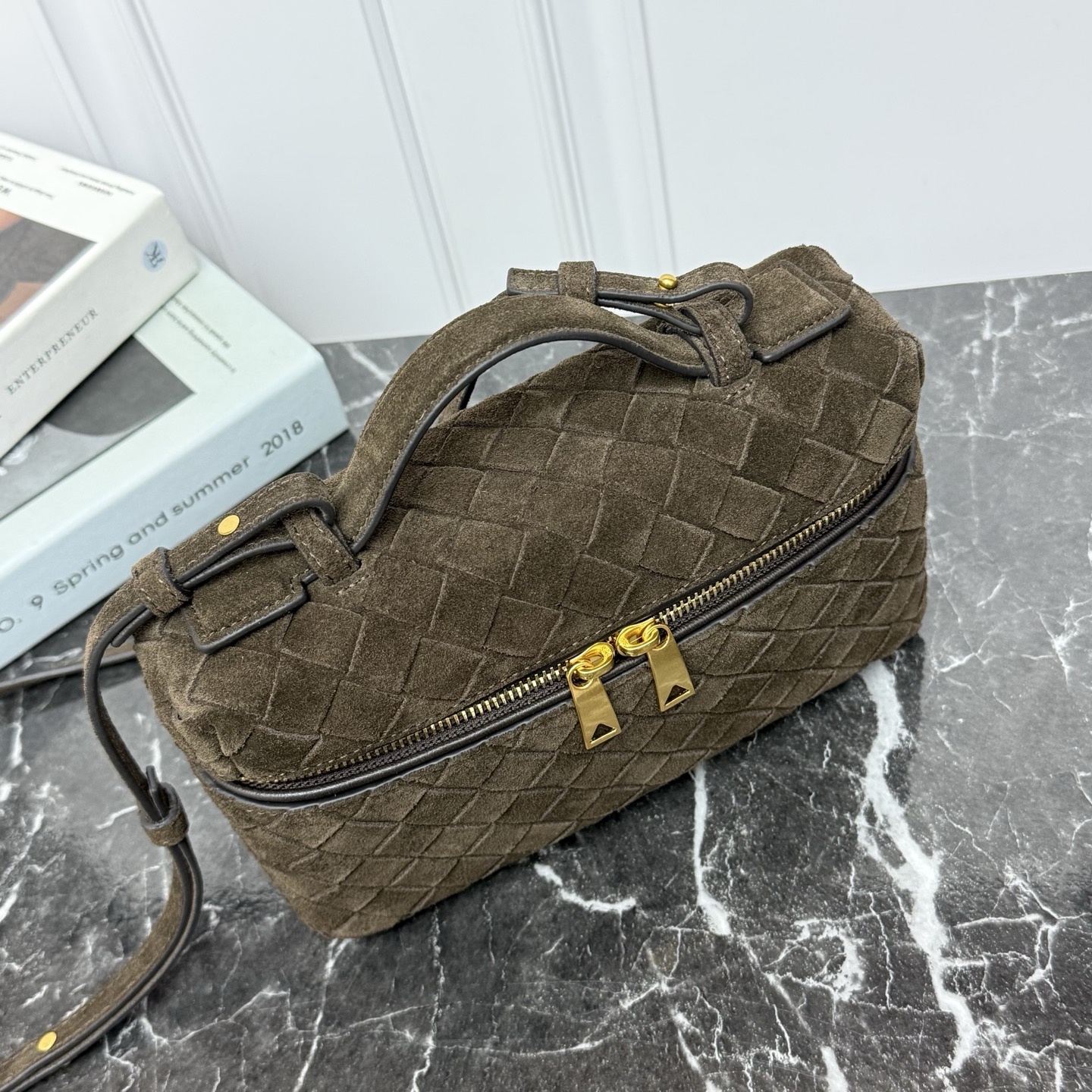 Bottega Veneta Style Brown Crossbody Bag style reference detail image 5 from source 765994