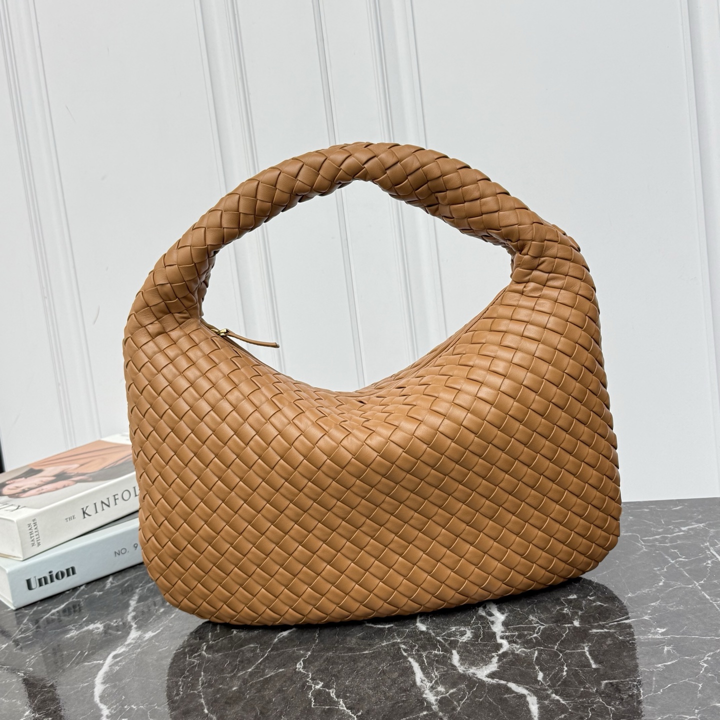 Bottega Veneta Medium Intrecciato Handbag Nappa Lambskin Zipper Shoulder Bag Hand Carry