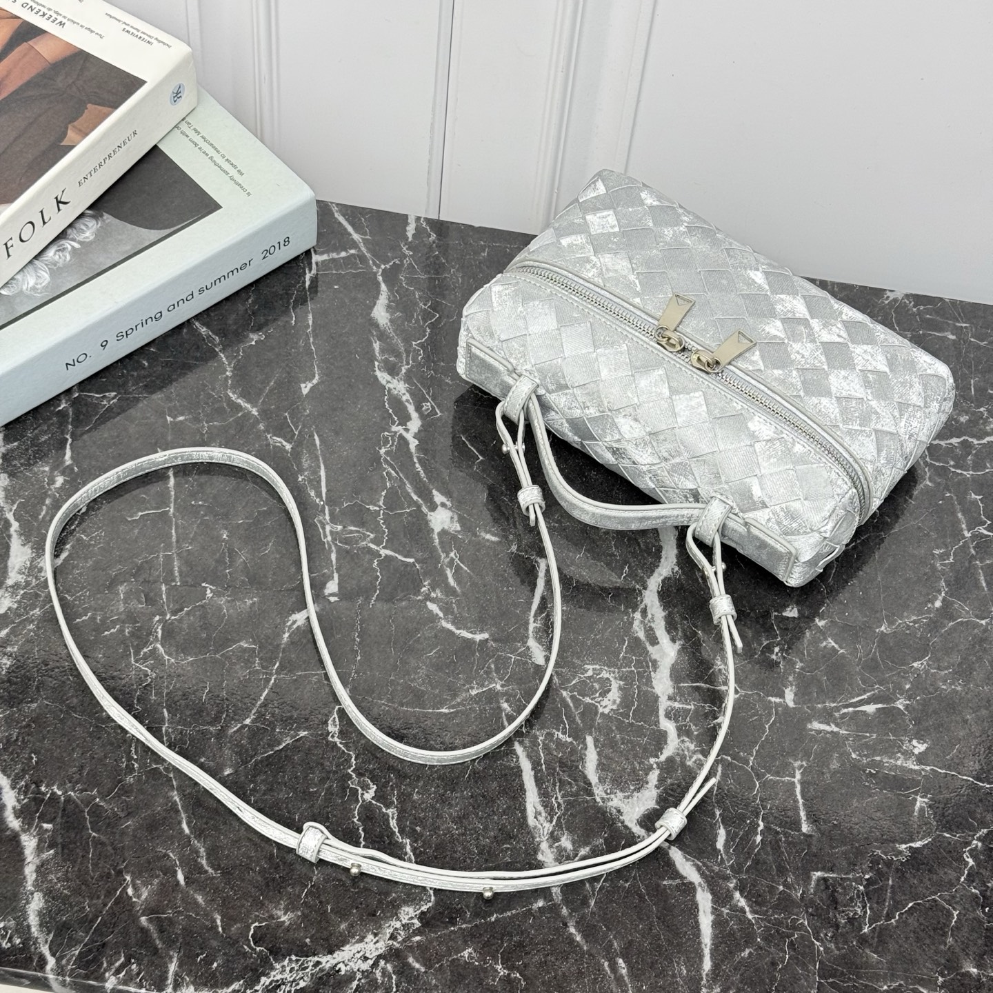 Bottega Veneta Style Crossbody Bag style reference detail image 4 from source 765995