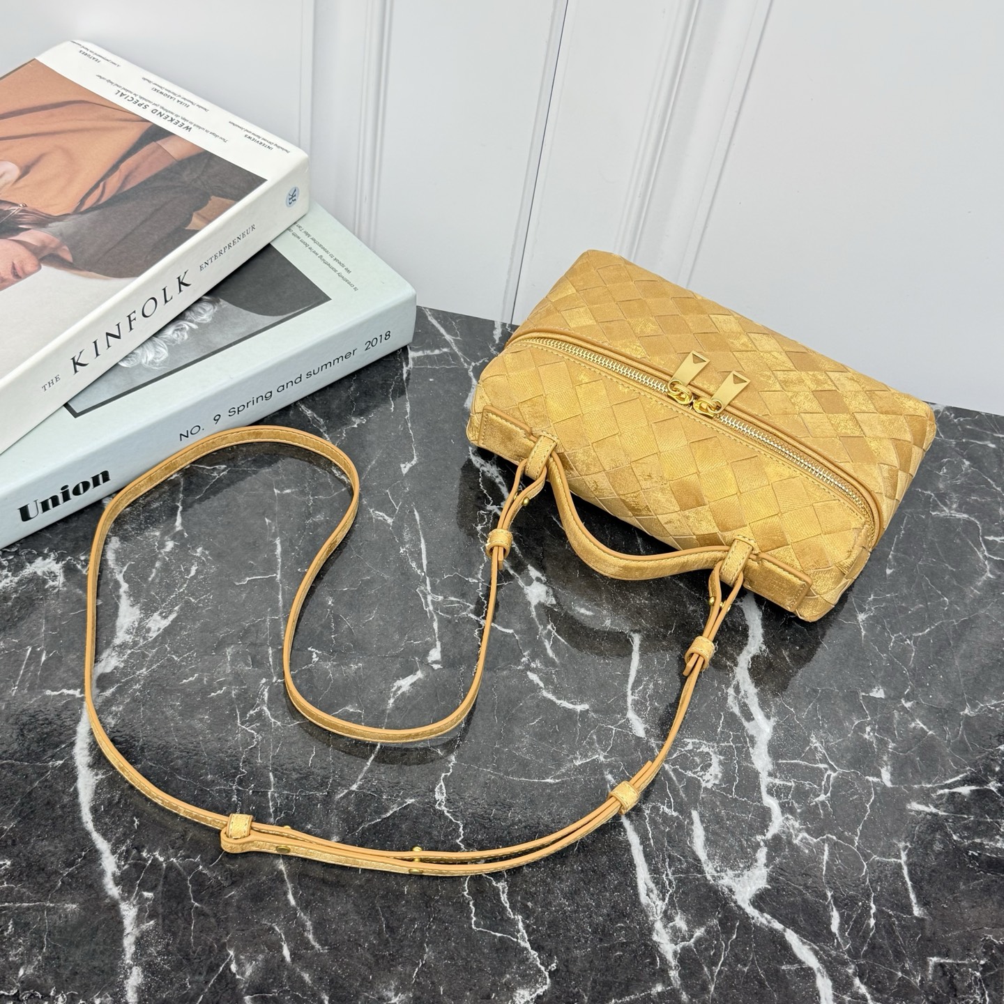 Bottega Veneta Style Crossbody Bag style reference detail image 4 from source 765996