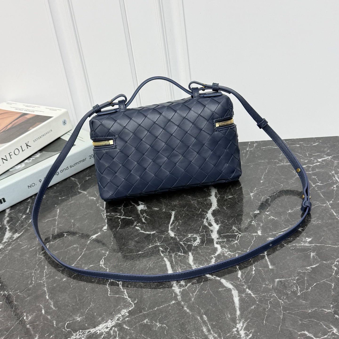 Bottega Veneta Style Blue Crossbody Bag style reference detail image 2 from source 765997