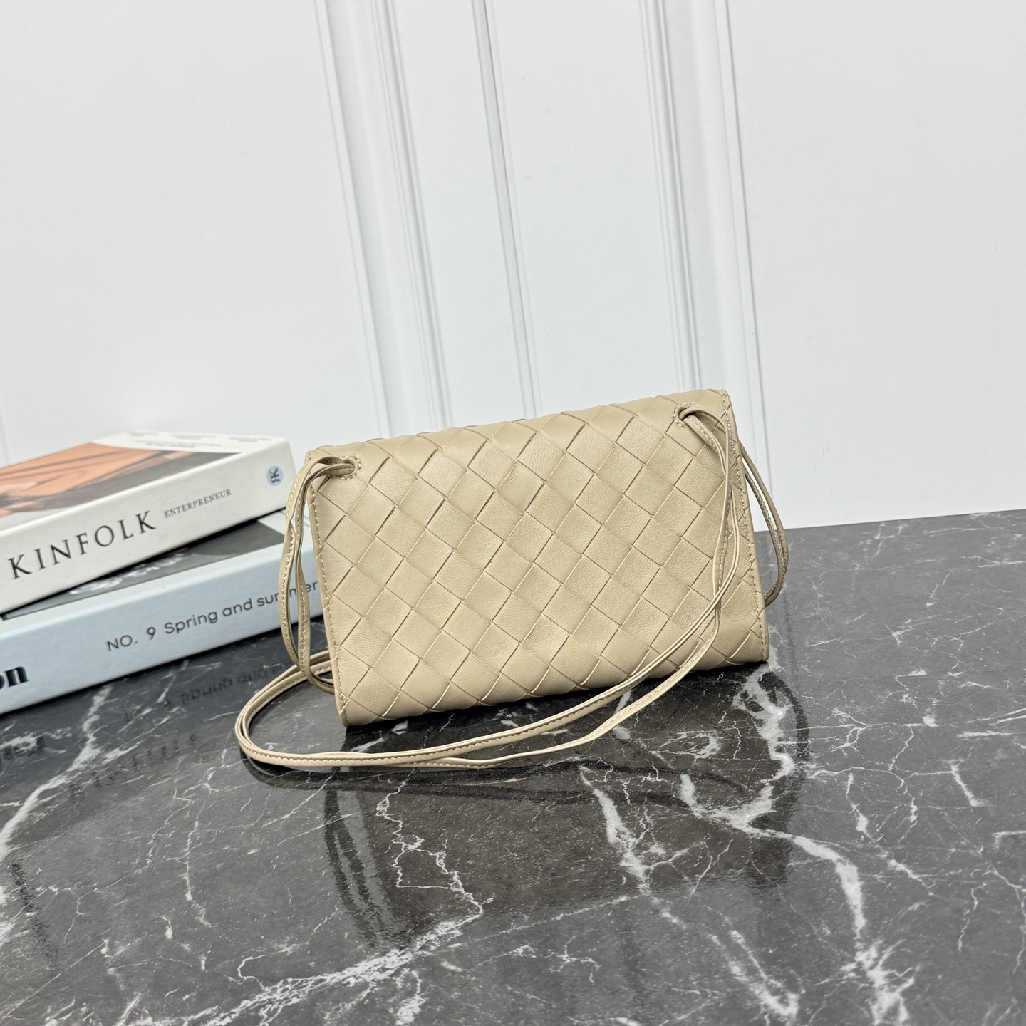 Bottega Veneta Style Crossbody Bag style reference detail image 3 from source 771820