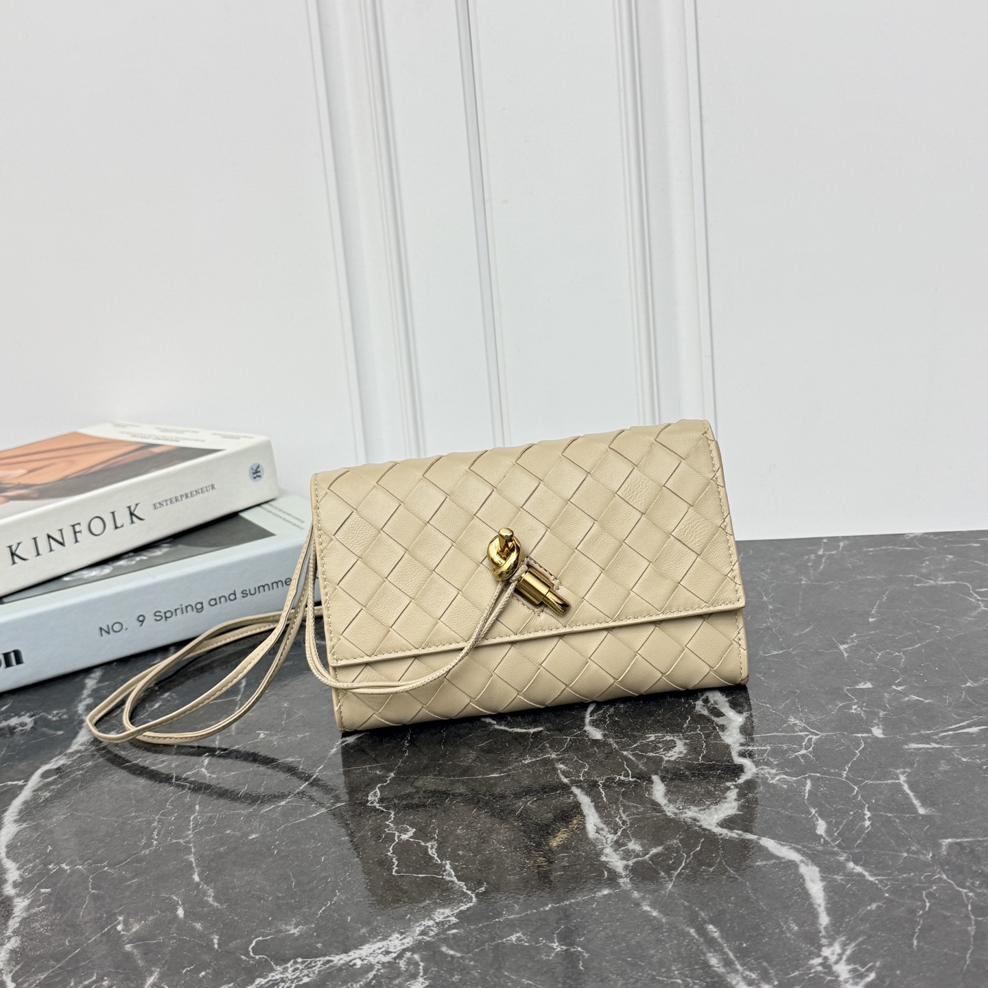 Bottega Veneta Style Crossbody Bag style reference detail image 2 from source 771820
