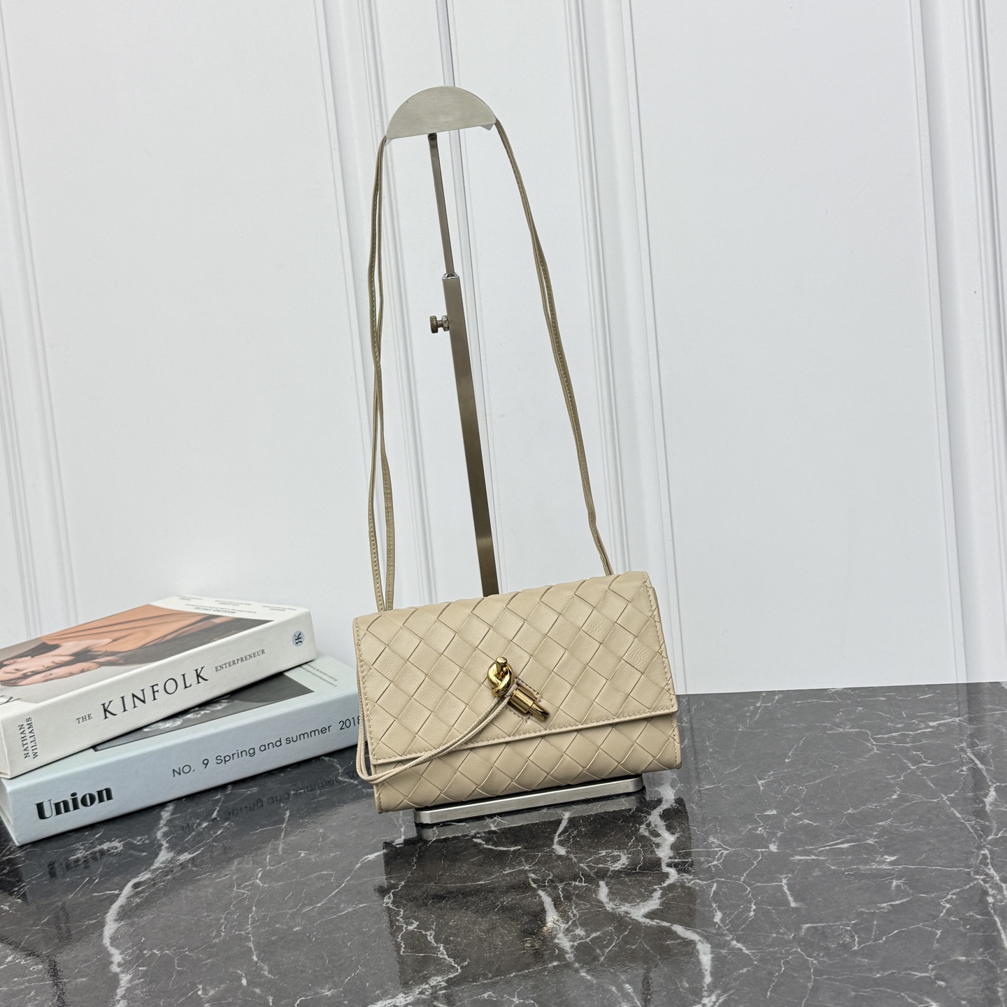 Bottega Veneta Style Crossbody Bag style reference detail image 1 from source 771820