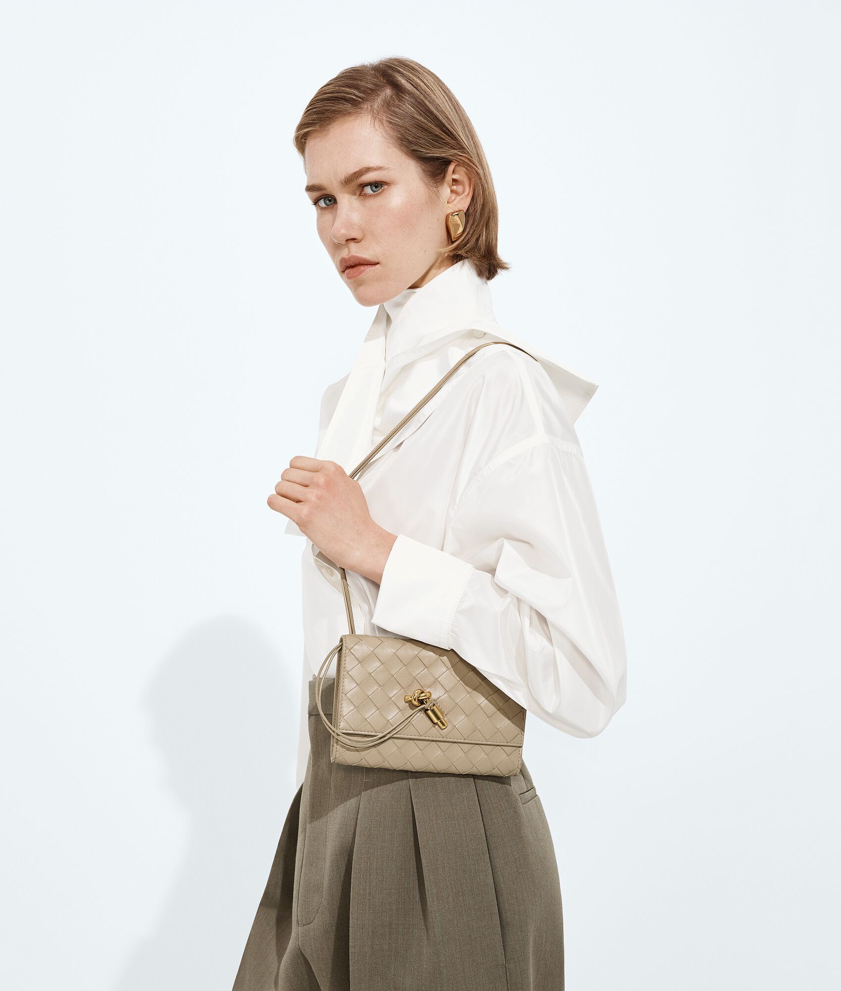 Bottega Veneta Style Crossbody Bag style reference detail image 7 from source 771820