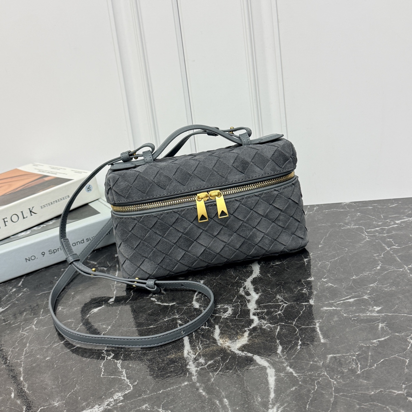 Woven Makeup Bag Two-Way Zipper Top Handle Detachable Shoulder Strap